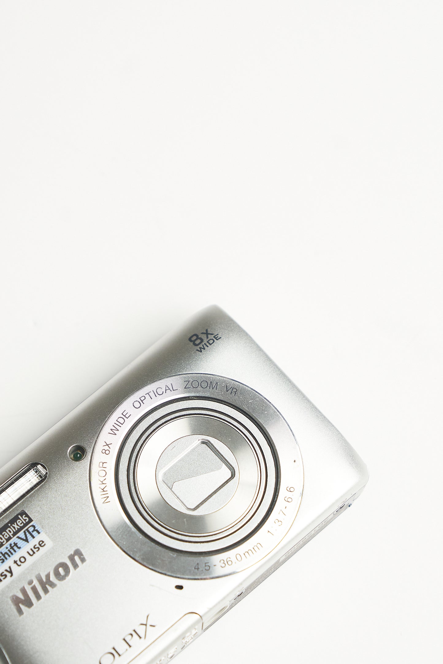 Nikon Coolpix S3700