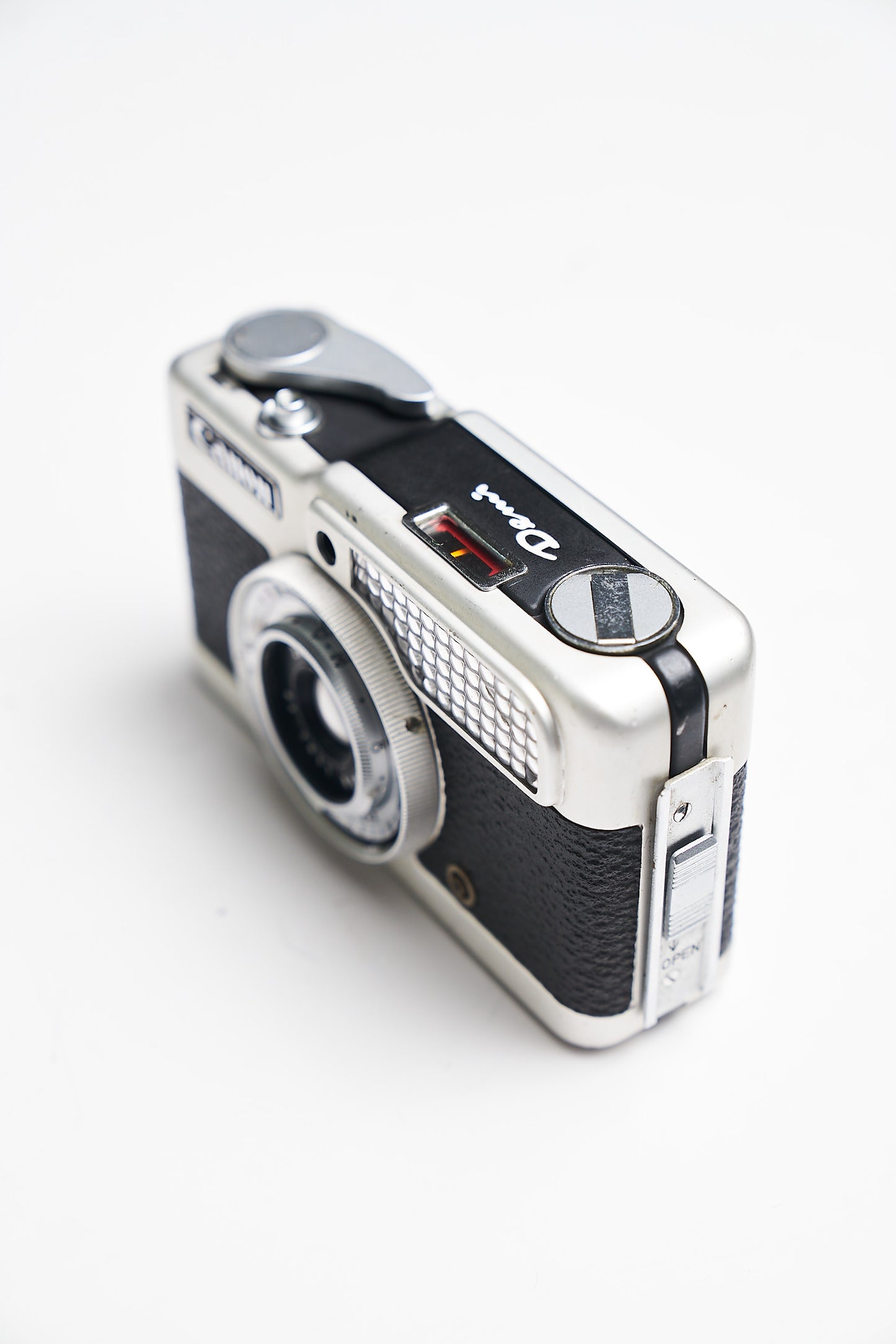 Canon Demi EE28